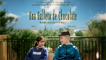 Una galleta de chocolate